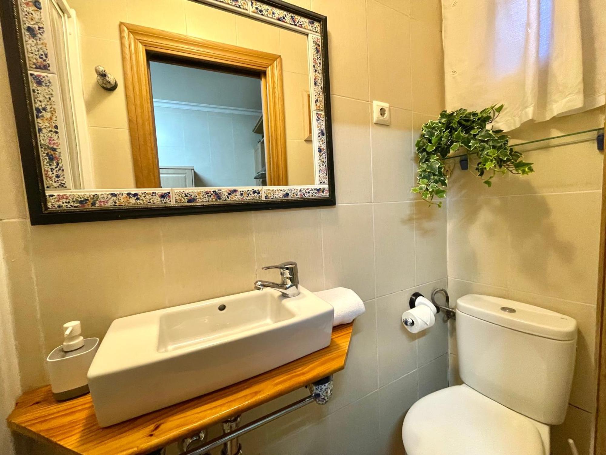 Tranquilo Apartamento Cerca Del Casco Viejo Bilbao Exteriör bild